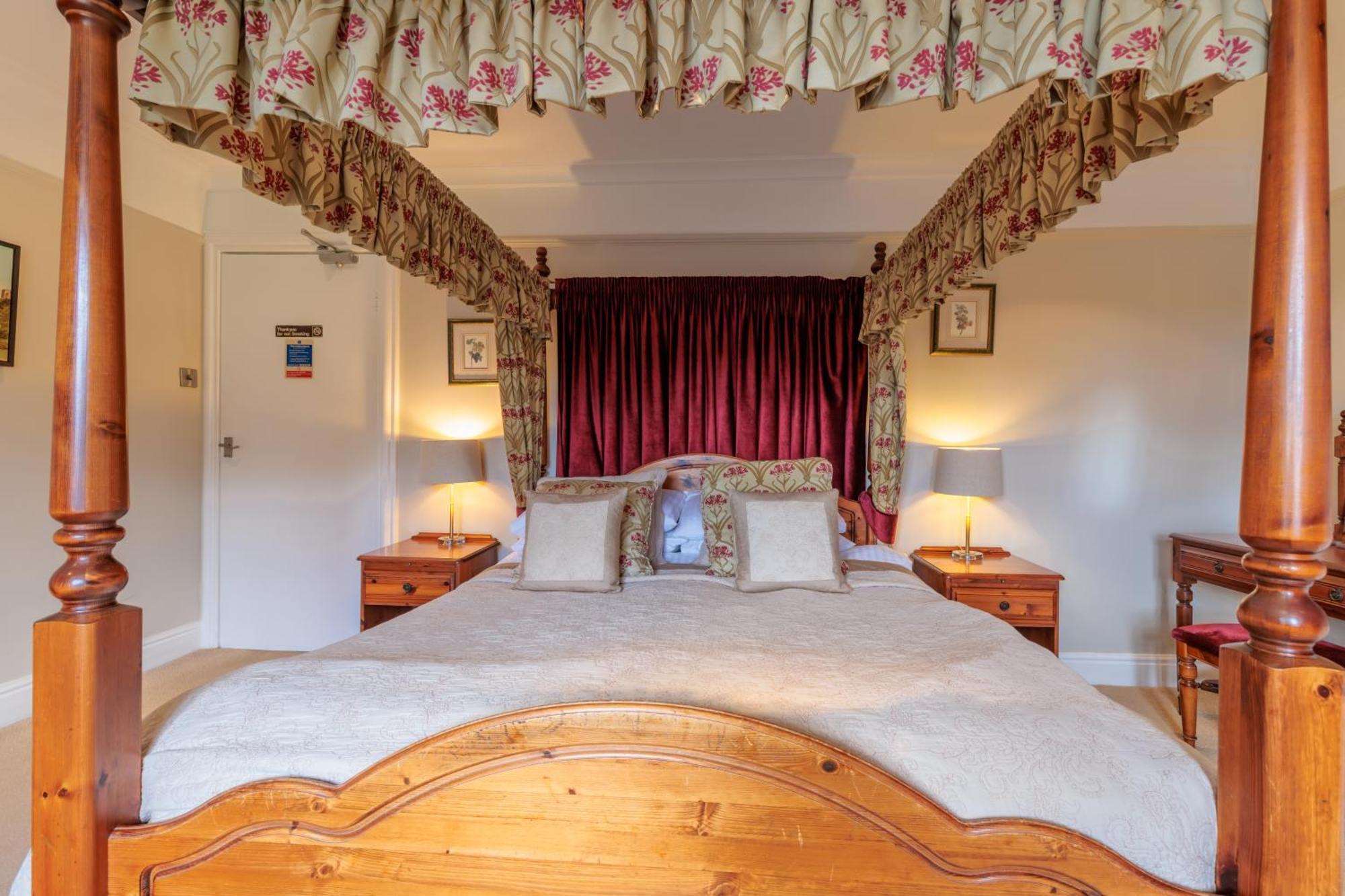 Blacksmiths Arms Inn 4*